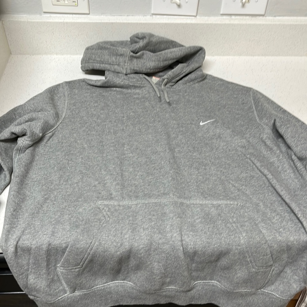 Nike logo sweatshirt never worn no tags